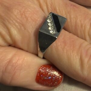 GRANDMAS JEWELRY SZ 11 Black Geometric Crystal Accent Ring